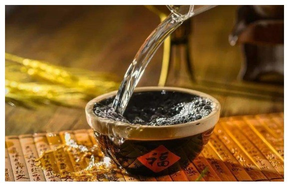 一两白酒等同多少啤酒?一瓶?两瓶?还是半