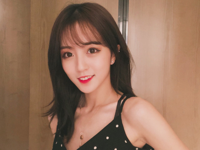 被封杀女网红现状,陈一发放飞自我,而莉哥做回