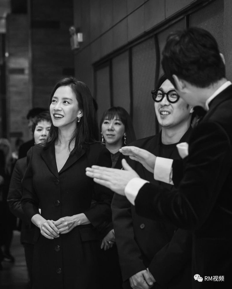 宋智孝-河东勋上海格乐利雅海岛之夜图