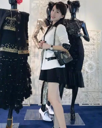 《都挺好》朱丽的鞋子有多薄?穿出丝袜的既视感,网友:不会破吗