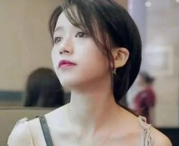 抖音胖娘整容了吗?胖娘素颜照遭扒,网友:这颜值不当演员可惜了