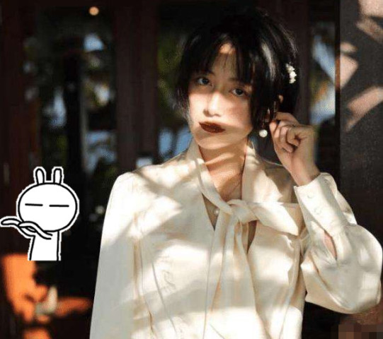 黑尾酱不仅家里脏,就连脚底袜都这么脏,李诞怎么能忍?