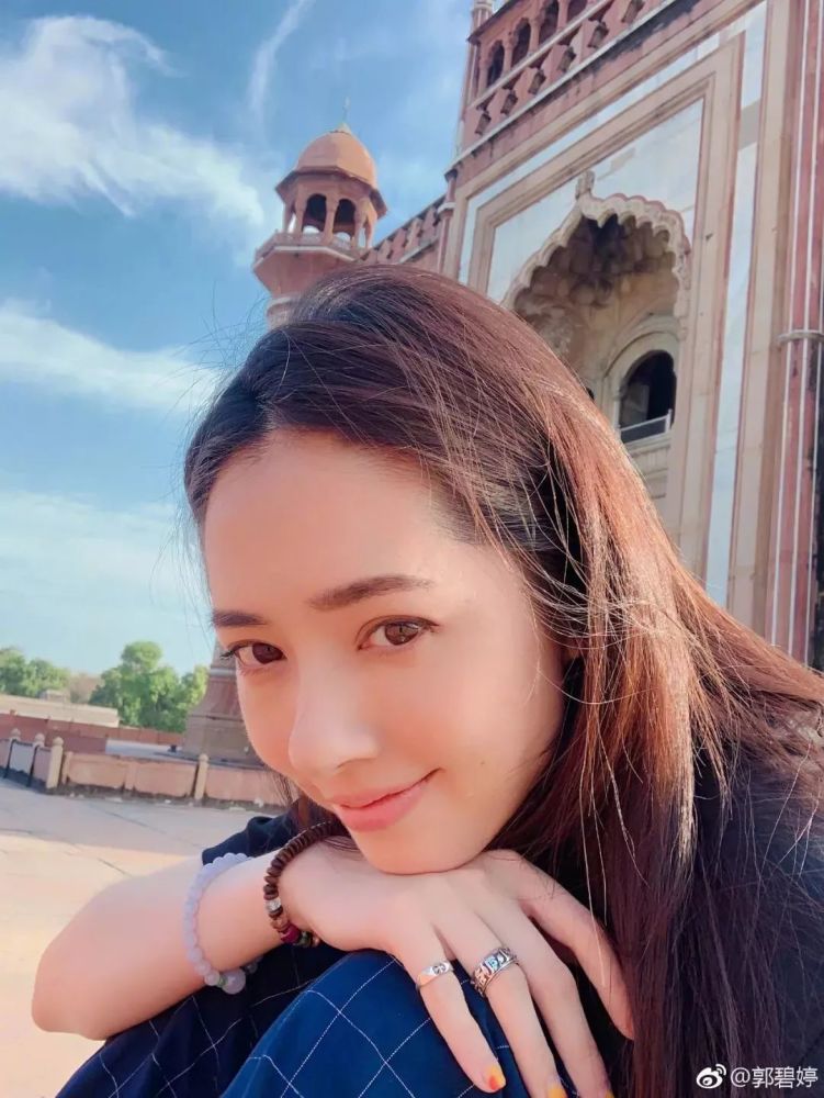 郭碧婷向佐订婚安排上了!皮肤好的女生,活该拥