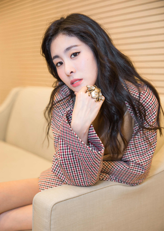 谢娜张碧晨深夜互动,否认封杀传闻,两人还想干