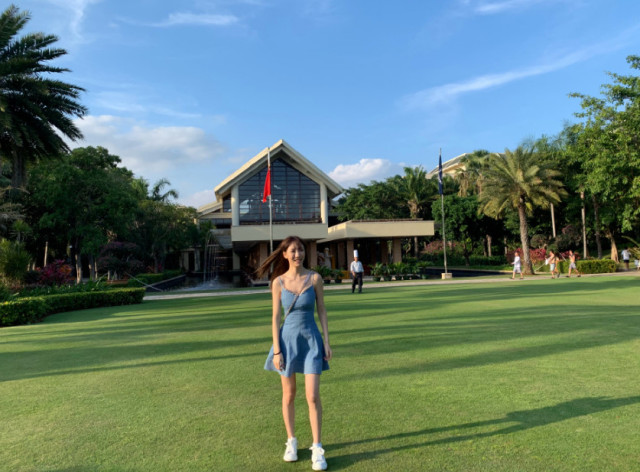 lol主播南波儿近照曝出,都已经是结婚的人了,看着还像未成年