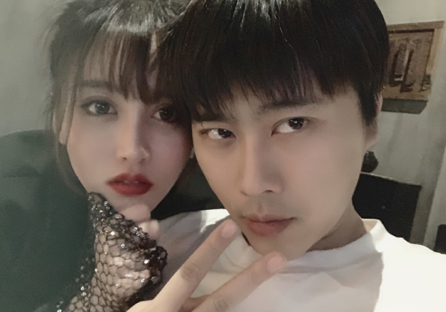 有一种"宠妻"叫卢本伟:和uu妹在一起,注意这一细节,超暖心