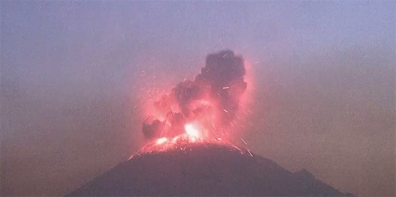 摄影机拍下墨西哥火山大爆发瞬间 当地震感强烈 科迈信息网