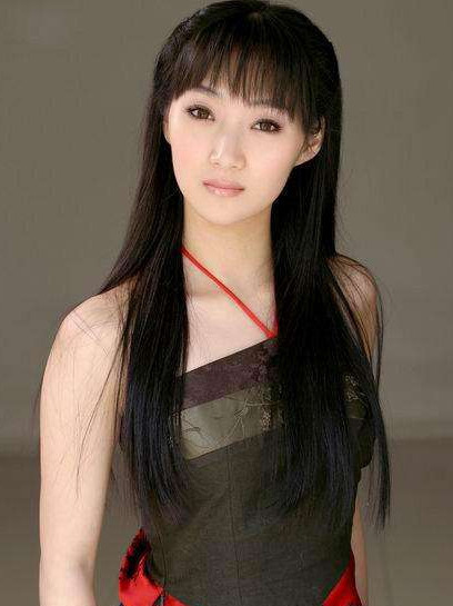 她姓爱新觉罗,是真正的王朝后代,05年出道却从不接清宫戏!