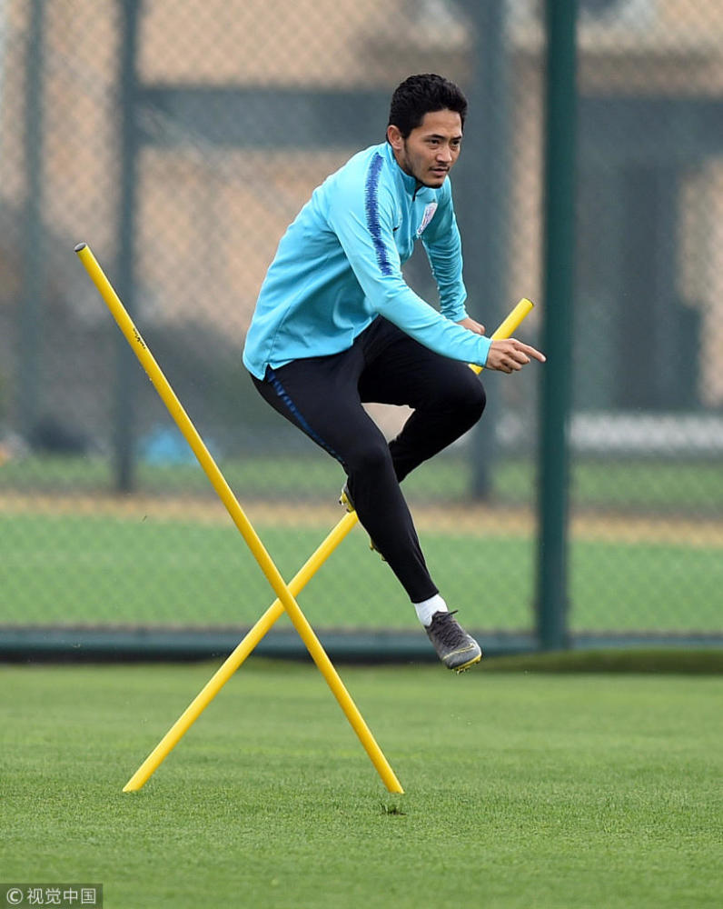 沪上逐鹿:上港防线满血复活 申花归化球员或踢