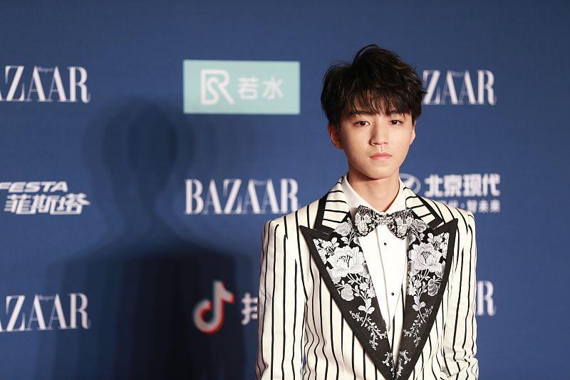 女星人气排行榜_2月女星网络影响力排行榜揭晓,热巴被反超,杨幂摘冠有