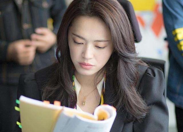 老总看上我_我和收养我的美女老总(2)