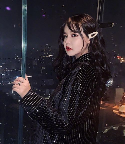 刘亦菲逛故宫路拍图美翻,为啥一参加活动照片