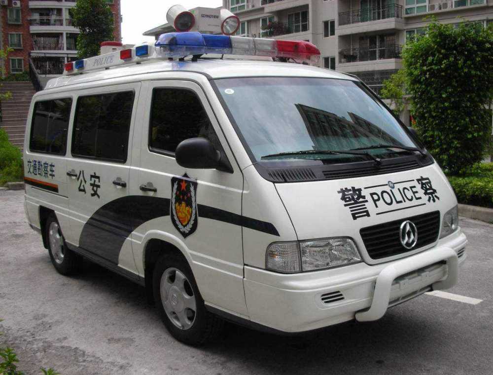 警车抓捕时为啥会鸣笛?不怕吓走罪犯?
