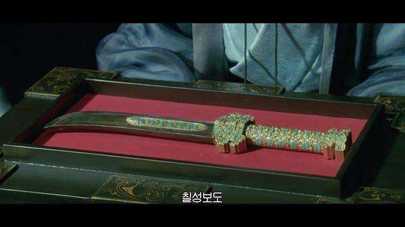 如果你穿越到三国时期,以下武器4选1,你会选哪个?