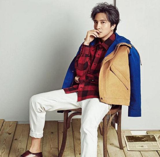 晒晒薛之谦的豪宅:客厅铺满高档木地板,落地窗也让这里宽敞明亮