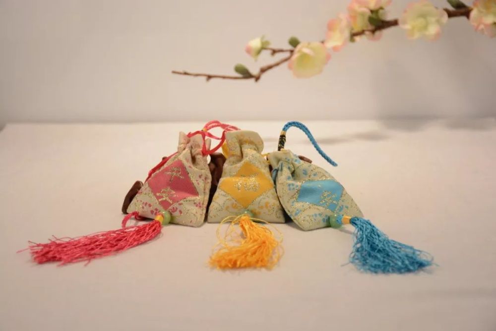 鹧鸪天|42句绝美诗词，一读就让人惊叹：哇，好温柔呀！