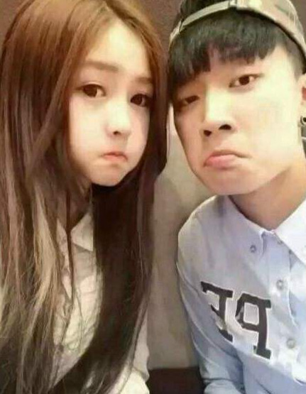 崔晋花式秀恩爱,当看到她的女友后,网友:这是炫迈妹儿?