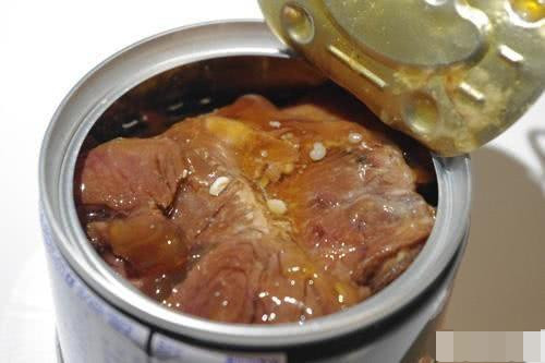 二战时,我军缴获的日军"牛肉罐头",为何战士们一脸嫌弃?