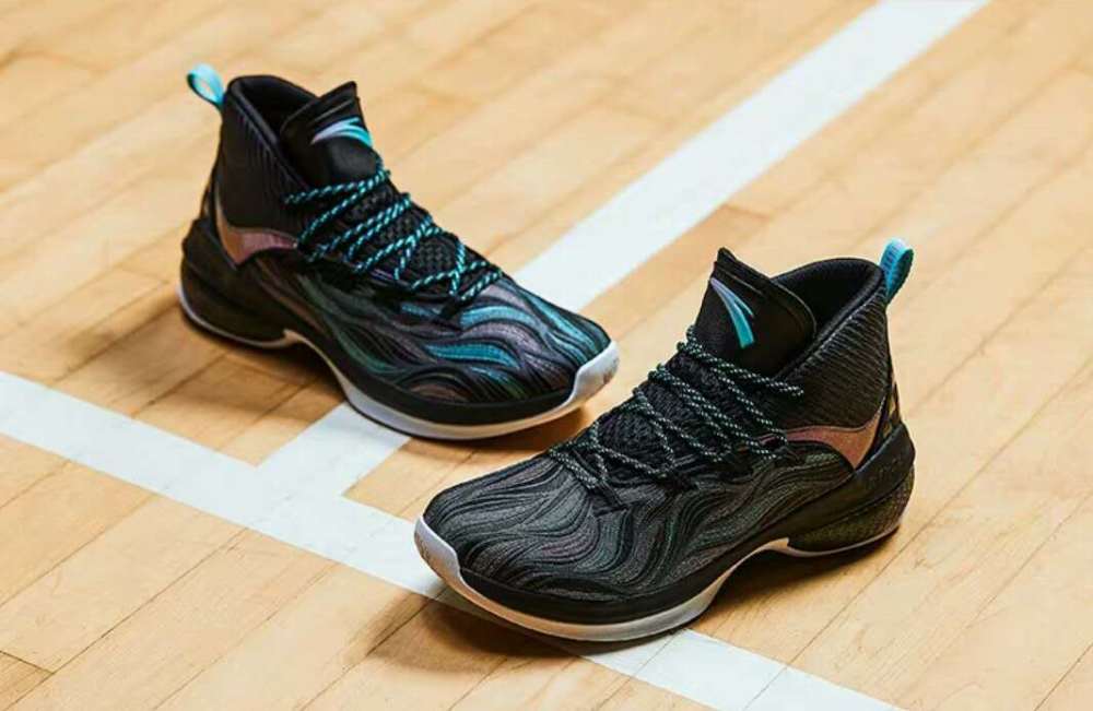 安踏"ufo2代-天体战靴",助你全力升空,三分百分百命中!