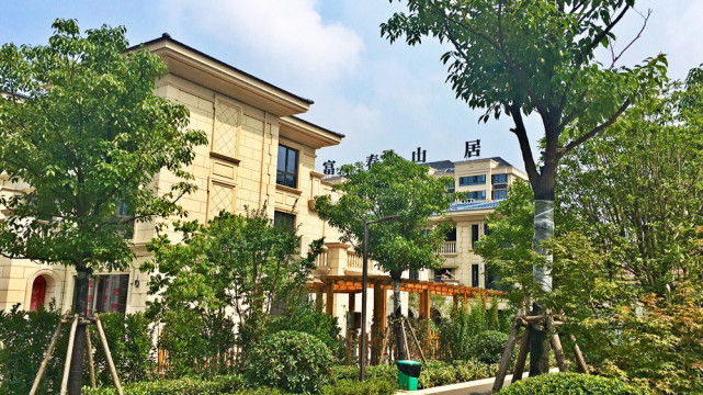 让家装成为可视可感可知的阳光工程襄阳富春山居别墅工地巡检