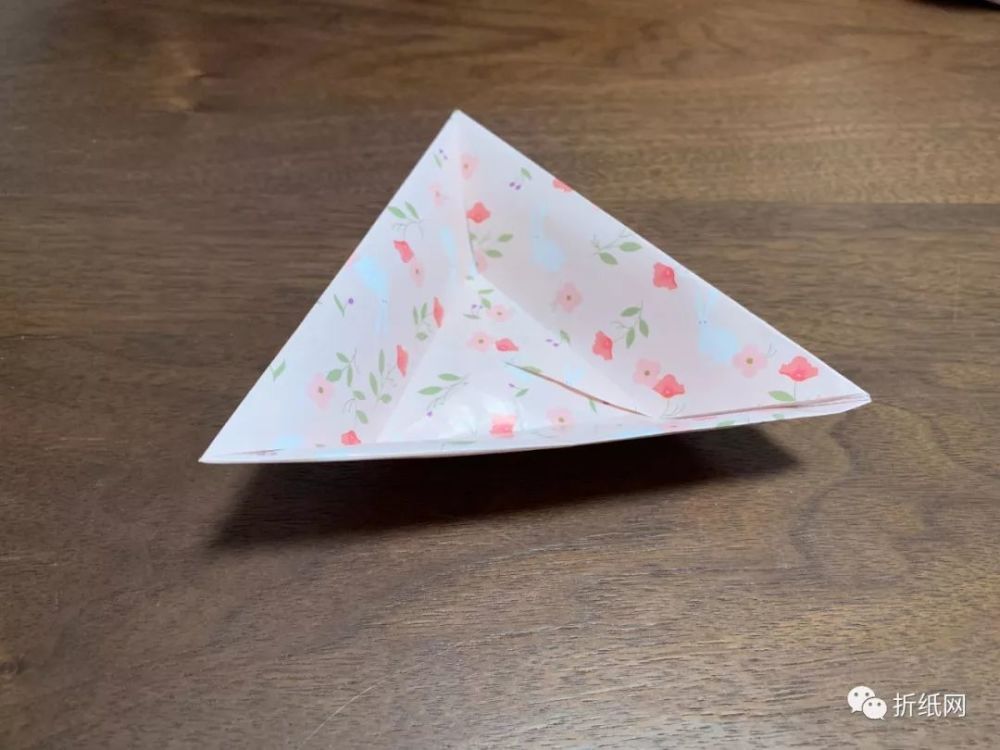 no0247:有趣漂亮的三角盒手工折纸教程,瓜子党的救星-三角小托盘
