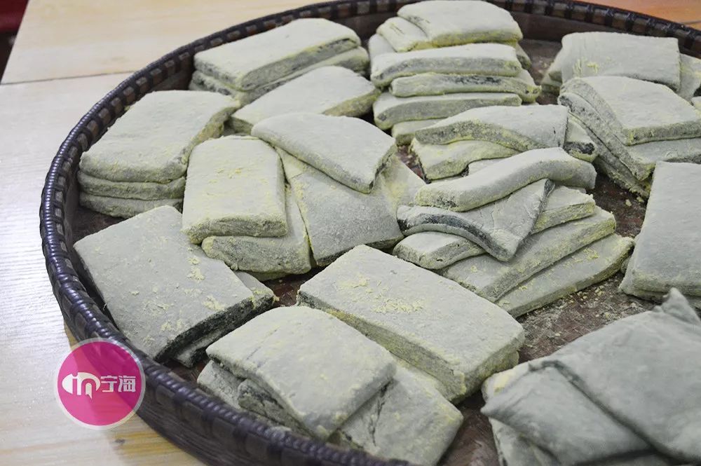 这就是宁海的清明麻糍