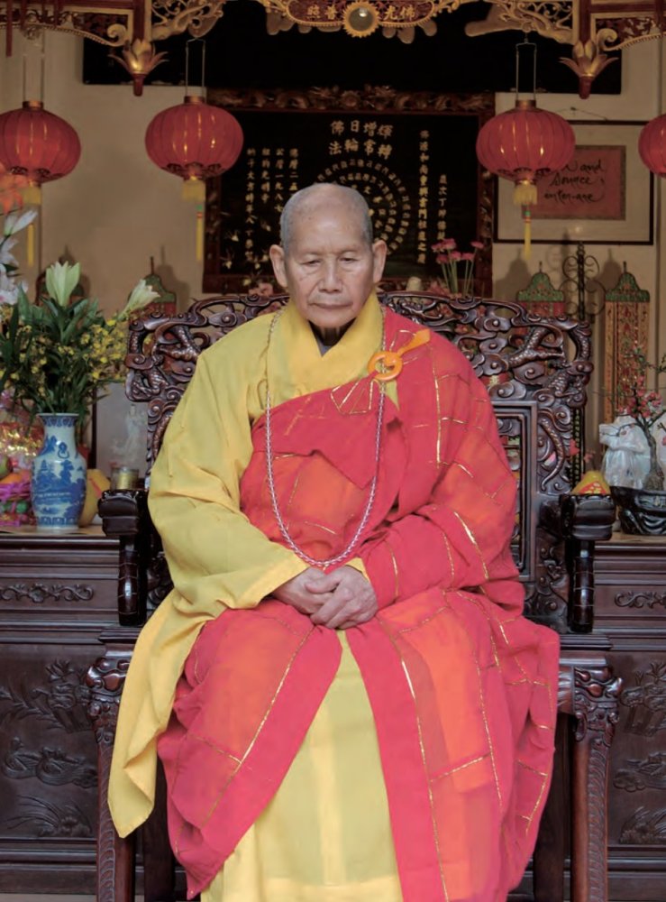 悟圣法师在佛源禅师身边我既欢喜也流泪