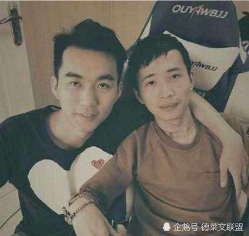 鲍飞为啥叫"文森特",直播首谈id背后故事,网友:竟是初恋?