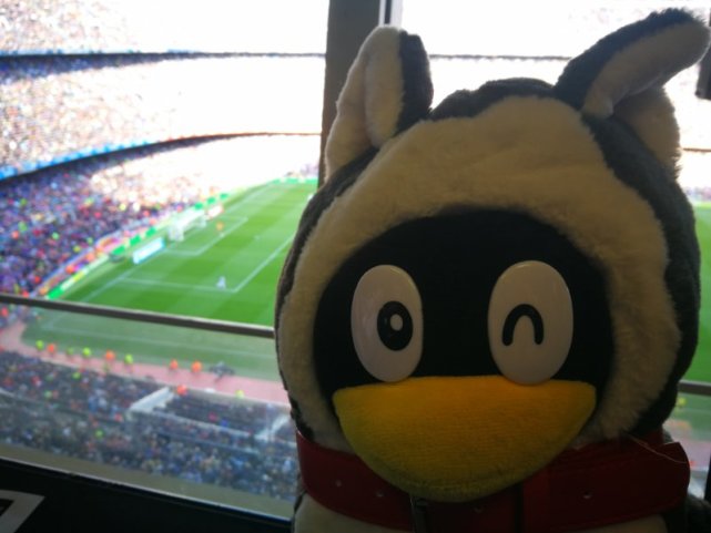 直击-梅西未用全力仍主宰加泰德比 巴萨球迷赞