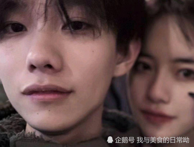 查看更多图片 >你是在质疑我的眼光:当女朋友问你"我很丑"的时候,男友