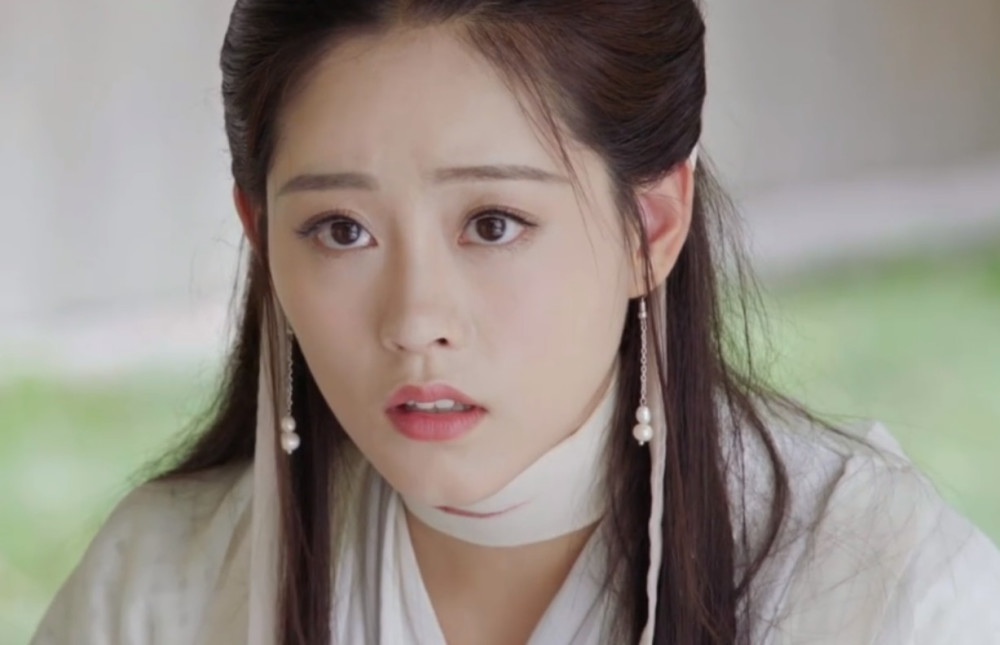 蛛儿死而复生,恢复容貌惊为天人,张无忌看呆5字令赵敏看透他!