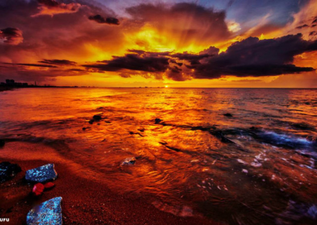 世界上唯一以颜色命名的海,现才4000万岁,被称为最年轻的海