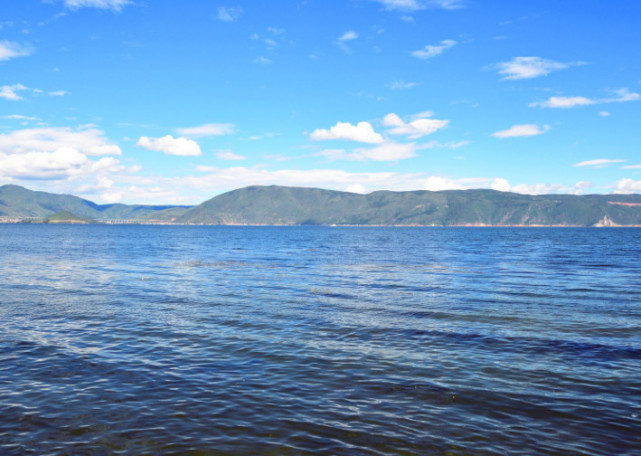 世界上唯一以颜色命名的海,现才4000万岁,被称为最年轻的海