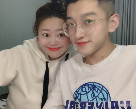 抖音"十人九慕"的三对情侣,何倩倩殷世航上榜,第三有点鼻酸!