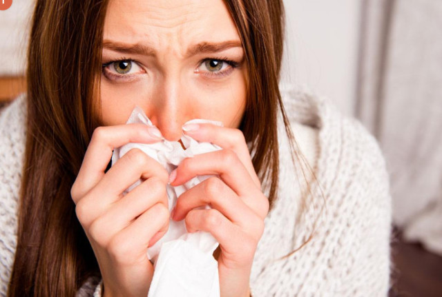 艾滋病潜伏期长达14年?身上3个怪象一出