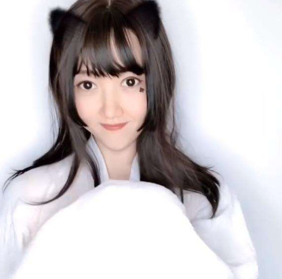 网红阿纯一组照片让粉丝炸锅颠覆粉丝三观这个是假阿纯吧