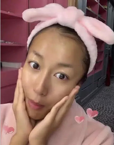 吉克隽逸晒素颜照,真实肤色比化妆还白,简直是天生丽质难自弃!