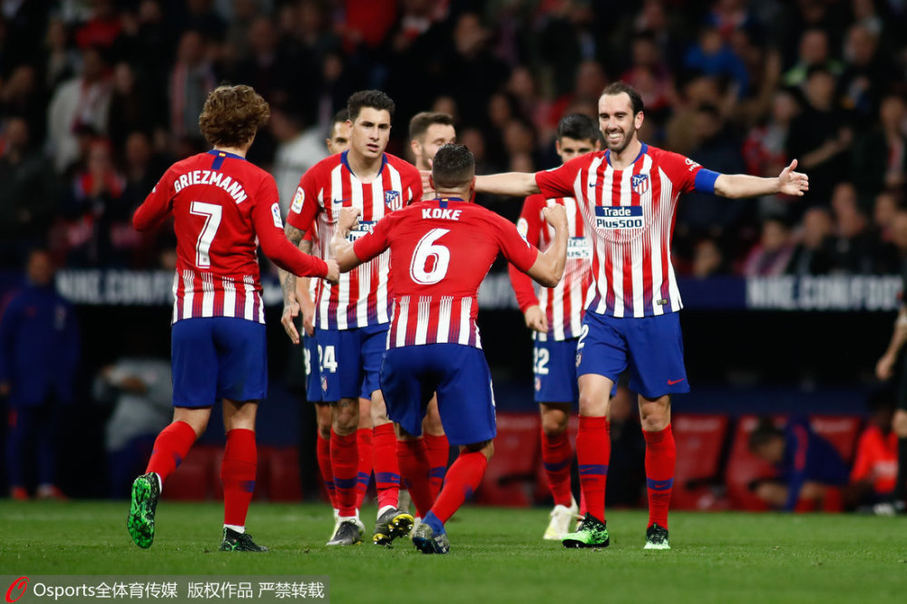 直击-马竞球迷傲娇抗议球队表现 下轮决战巴萨或迎西甲大结局