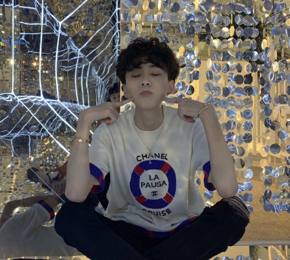 套路璐学生照被扒空气刘海漫画脸超吸睛难怪王乐乐看上她