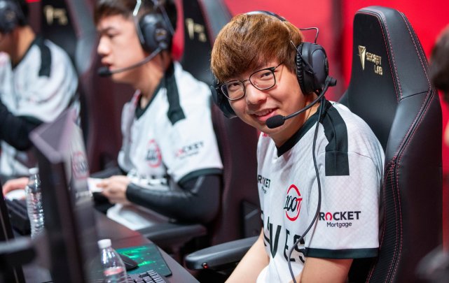 Huhi官宣离开100T 昔日第一龙王在线求职:可打