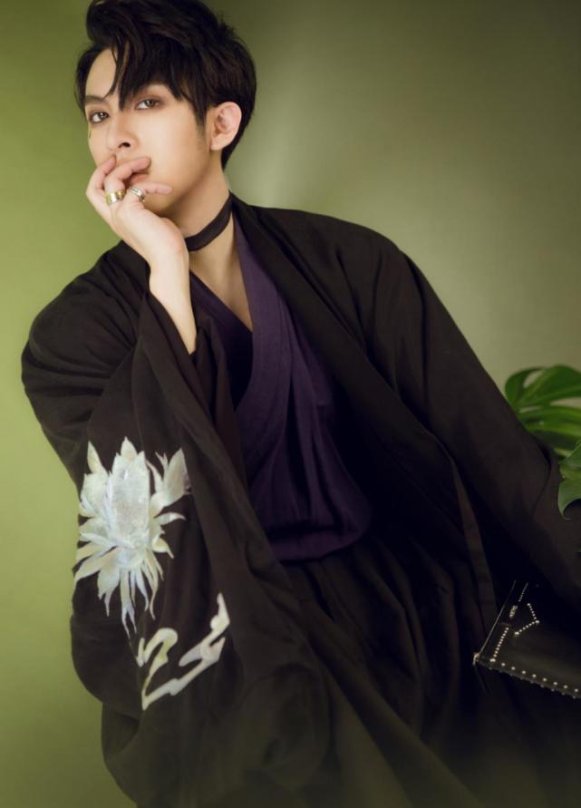 大赛在飓风湾区主舞台燃情开启,云集民谣大神晓月老板,麦田乐队郭启亮