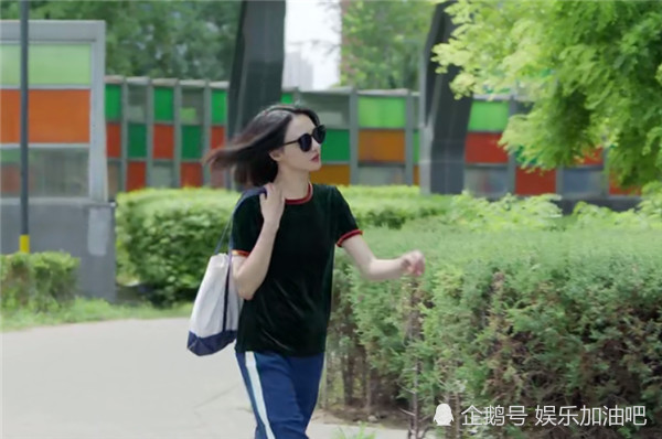 青春斗:向真美国再遇赵聪,看到赵聪手上1物件