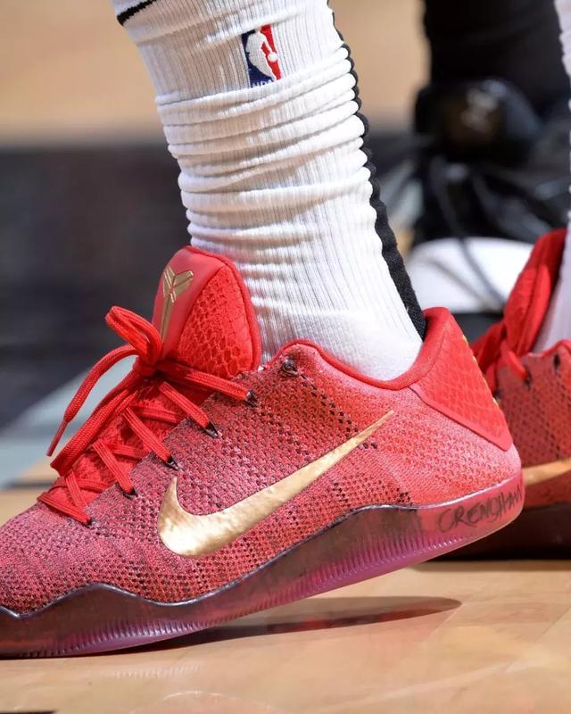 上脚精选:闪击5骚配色,科比ad实战必备,这双威少2值20万