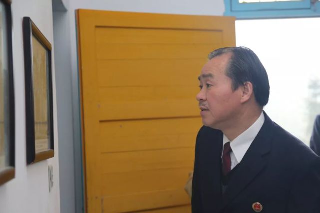 之后,全体干警参观了潘振武将军故居.