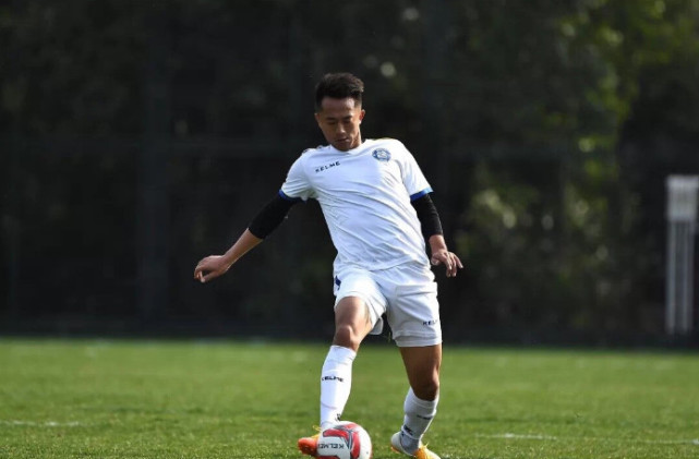 2010年,顾文祥进入东华大学,专业是工商管理与市场营销.