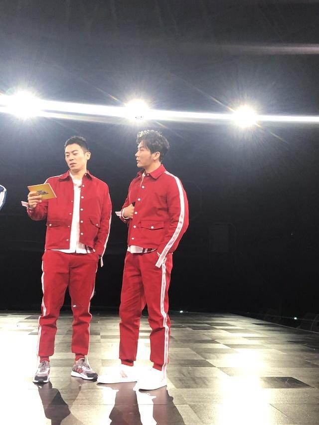 《跑男》新人朱亚文称不适应,经纪人帮其解释,而队长李晨很称职