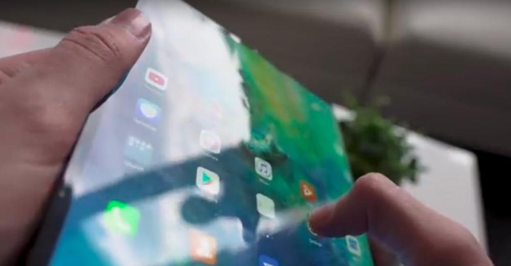 技术不成熟?华为三星折叠屏手机出现相同屏幕