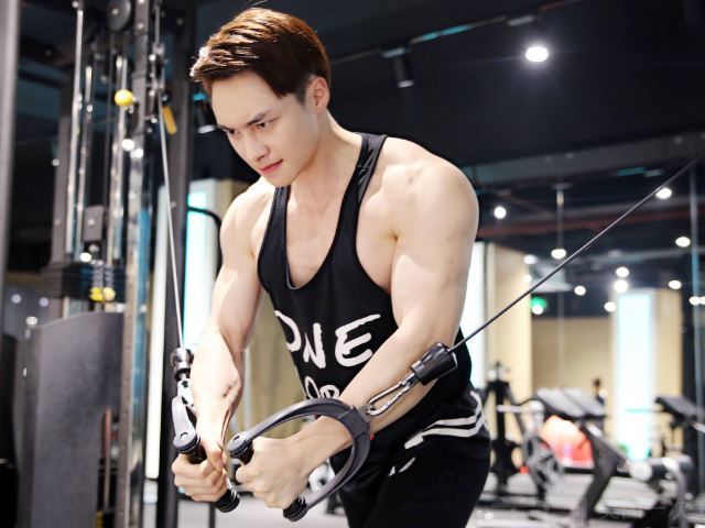 每天做腹肌训练,肚子却没有瘦下来,这是怎么回