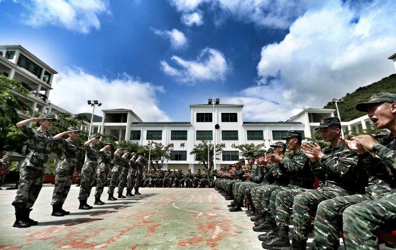 武警海南总队三亚支队:"文艺轻骑兵"服务基层暖兵心