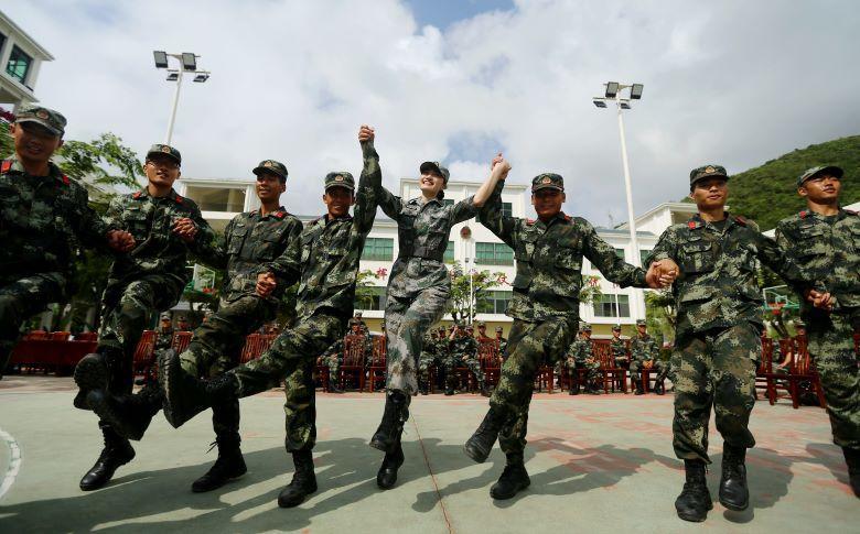 武警海南总队三亚支队:"文艺轻骑兵"服务基层暖兵心